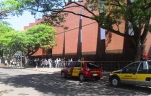 População lota Câmara de Vereadores de Maringá para votação do número de vereadores para a próxima legislatura